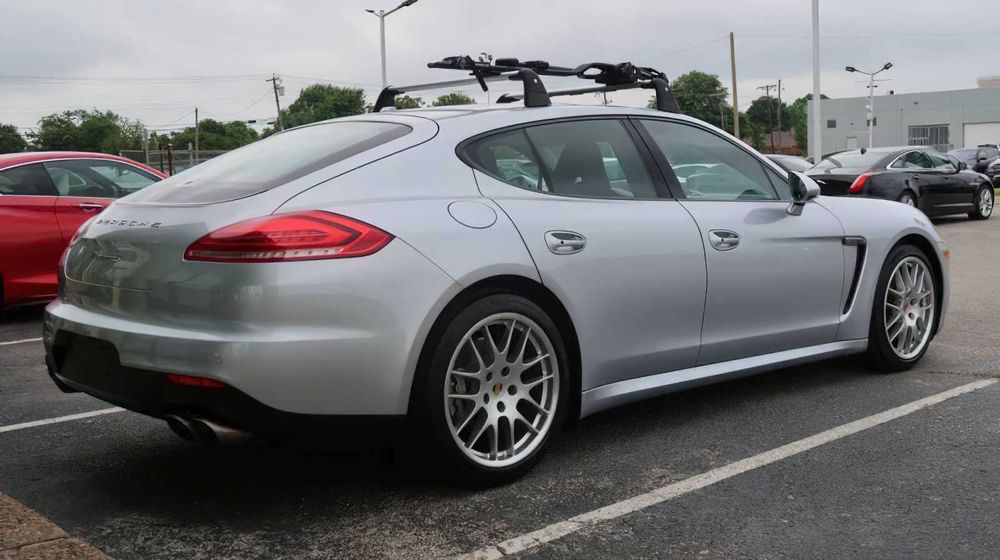 Porsche Panamera 4S      2015