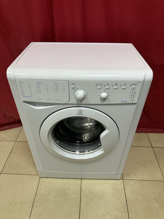 Стиральная машина Indesit IWSB 6105