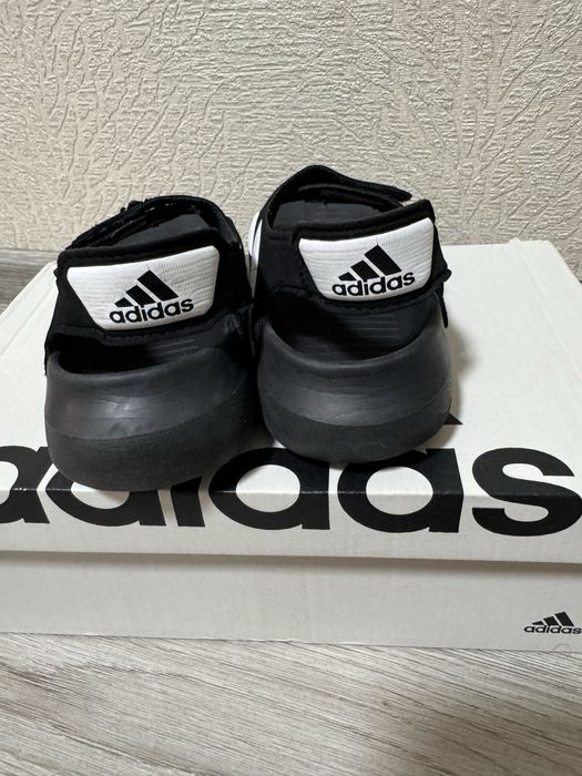 Босоніжки adidas 2 пари+Crocs