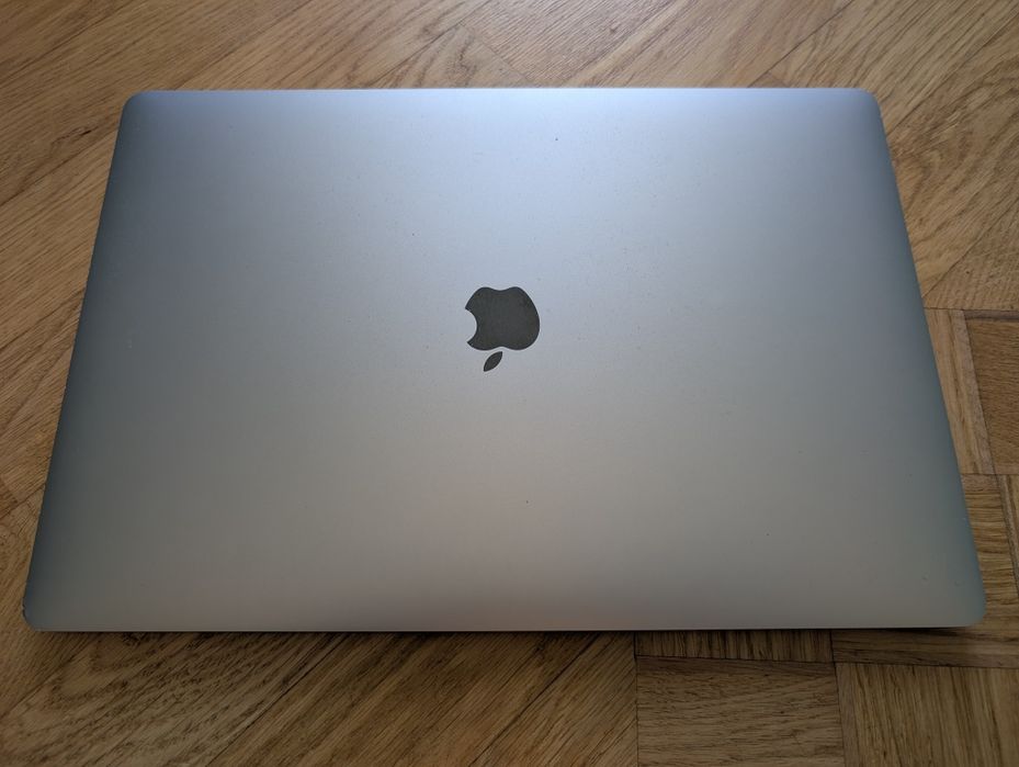 MacBook Pro 16" а2141, 2021, і9, 64/512 ГБ, гарний стан.
