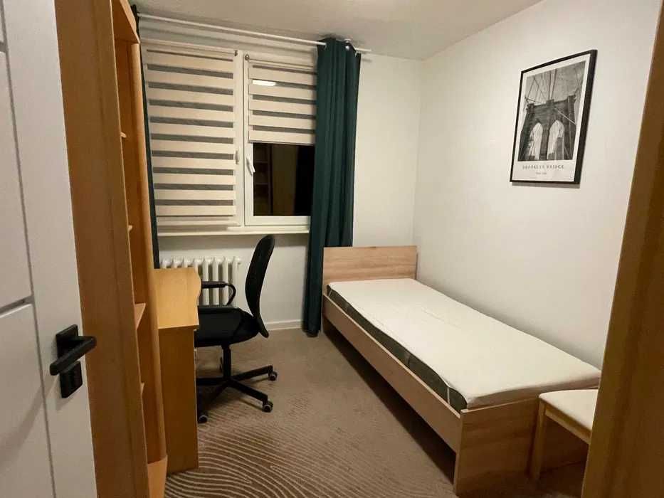 Pokój (zielonobeżowy :) ) do wynajęcia dla studentki/studenta/ młodej fajnej osoby, BLISKO CENTRUM w Śródmieściu - ul. Karmelicka