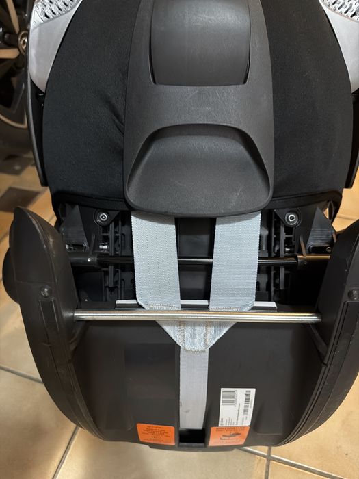 Fotelik Cybex cloud T + adaptery