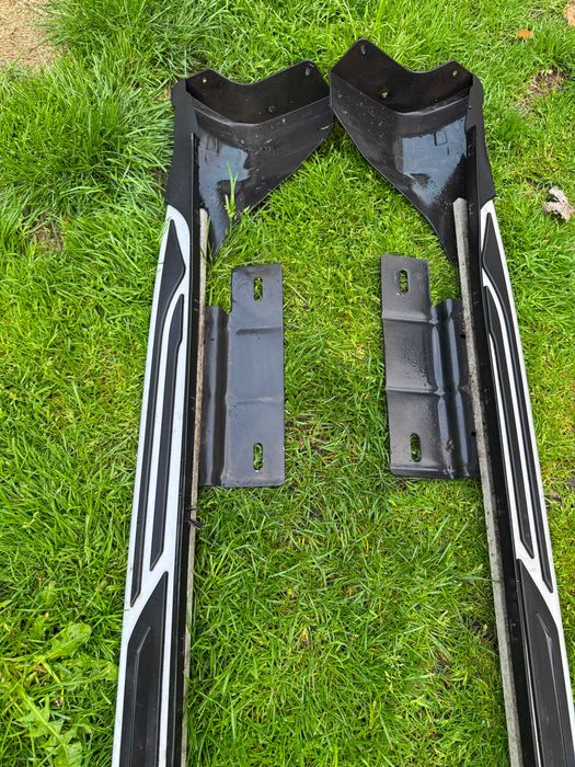 Listwy progowe stopnie Jeep Grand Cherokee wk2