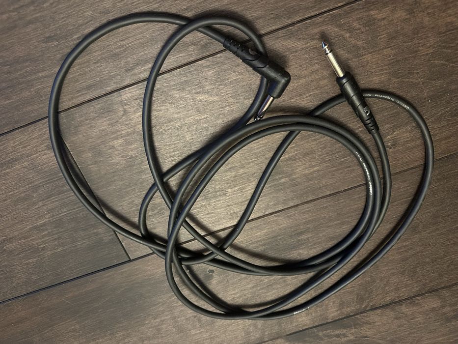 бас Ibanez+ комбопосилювач + товстий кабель + шнур живлення