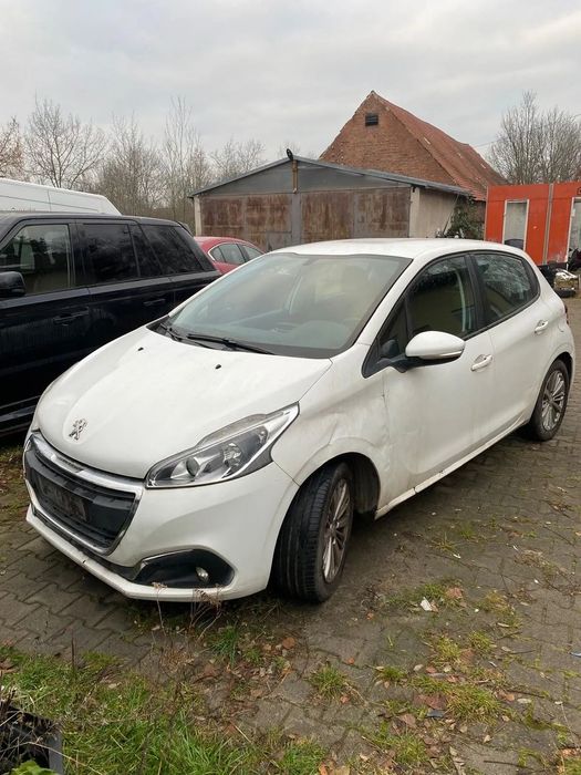 Peugeot 208 Peugeot 208 – 2015 r. – 1.6 HDI – Diesel – Import