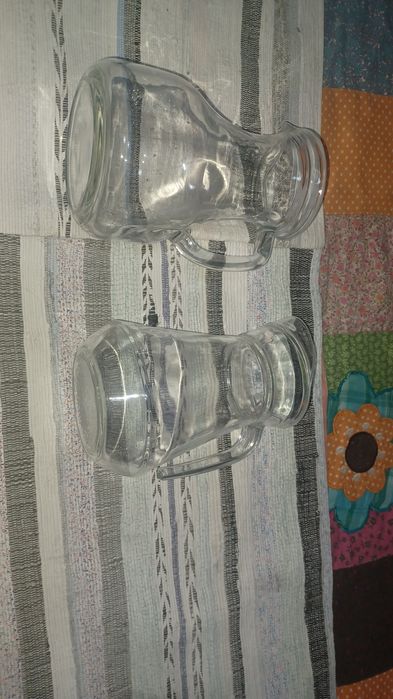 Jarros em vidro antigos com pouco uso.