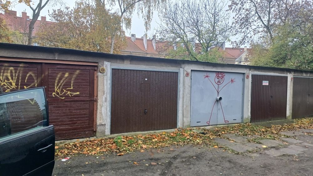 Garaż murowany na wynajem Drzewo - Stalmacha, Lubeckiego