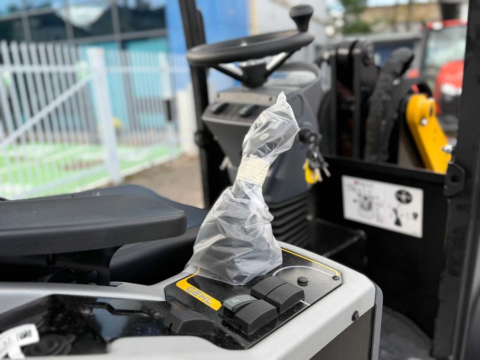 Ładowarka przegubowa GEHL AL330 - 2.1 tony - NOWA!