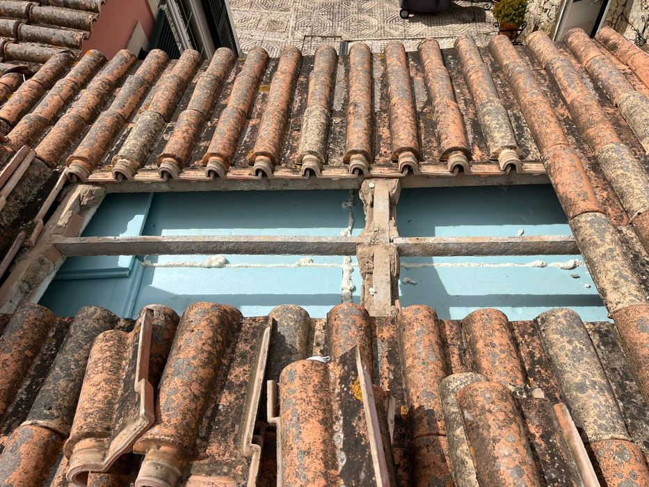 Limpeza de telhados / montagem de telhados / renovação de telhados