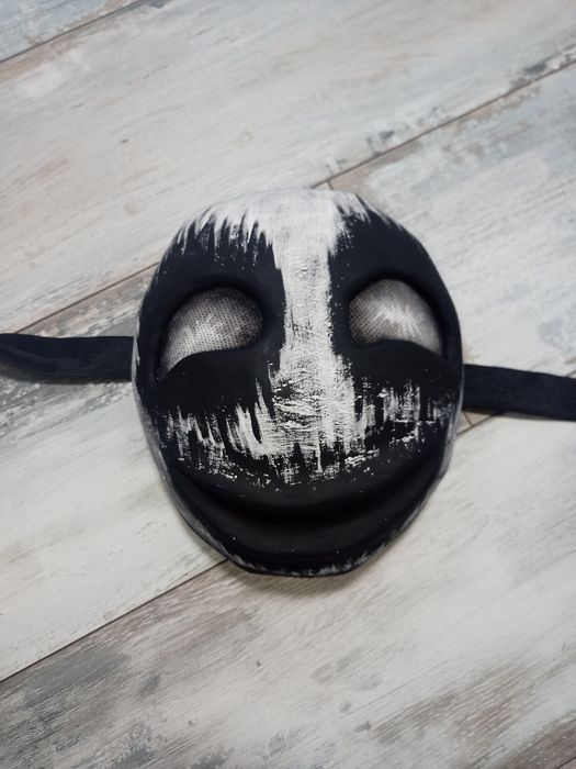 Міцна гарна маска