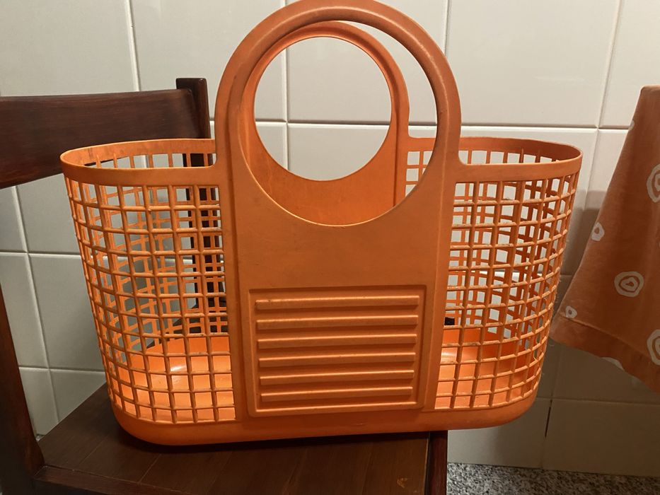 Cesto em pvc novo