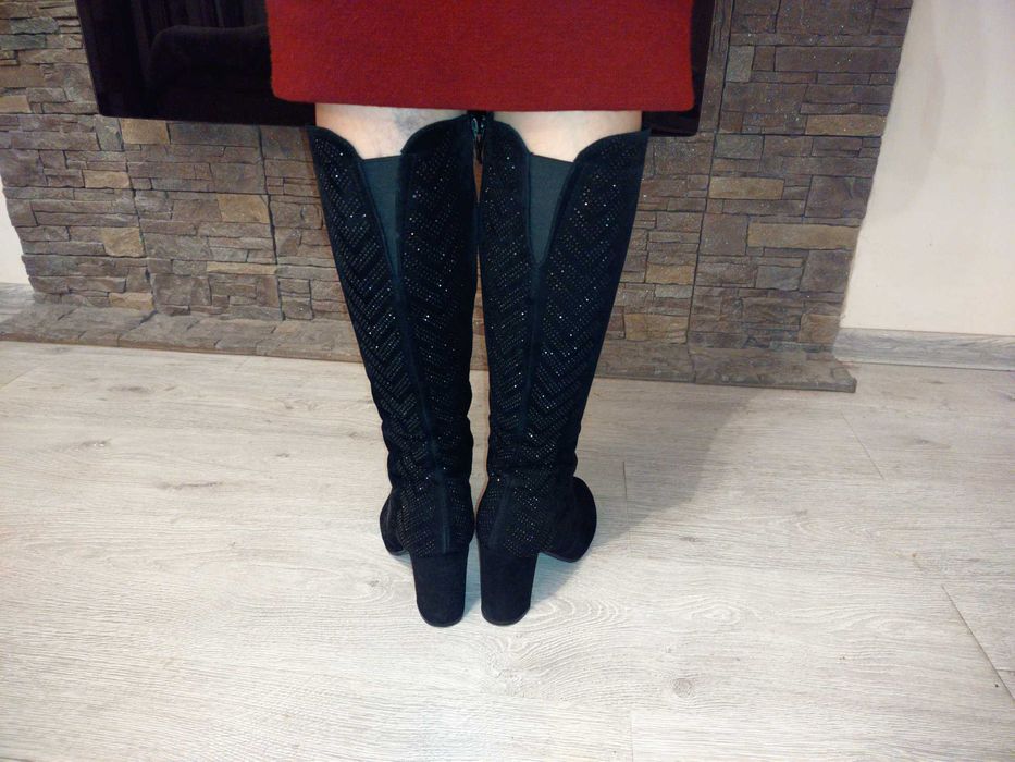 Жіночі чорні замшеві чоботи 39р.