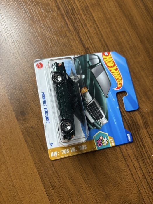 MERCEDES-BENZ 500E HW '70S vs '90S hot wheels 2025