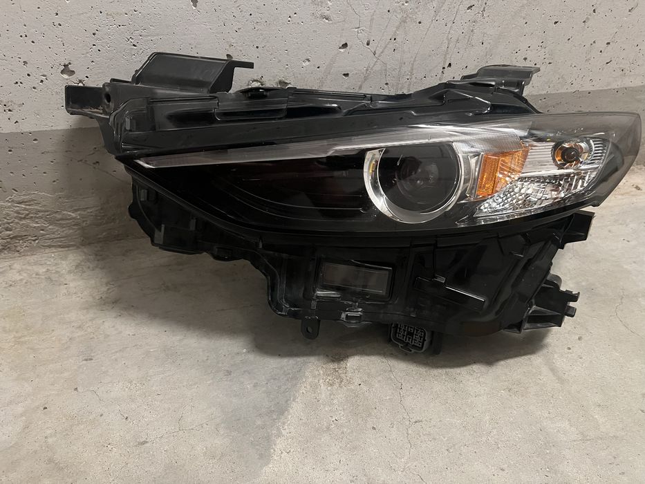 Lampa Reflektor MAZDA 3 BP 2020 wersja USA lewy i prawy