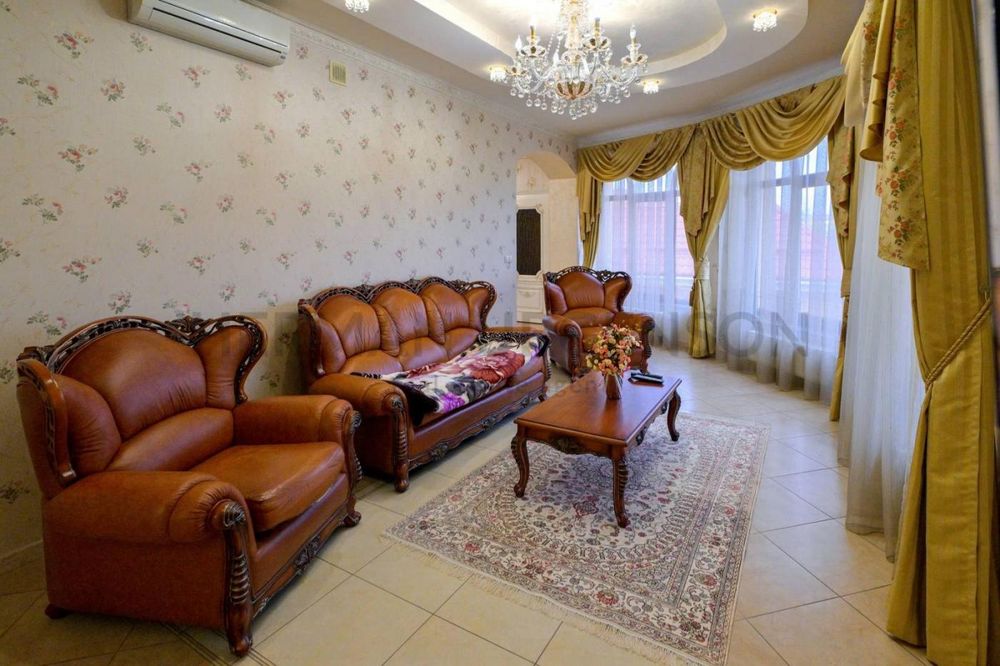Продаж будинку 404 м.кв / 22 сотки / Минай