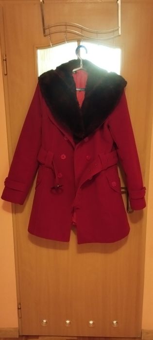 Czerwony płaszcz XL (38-40) Italy