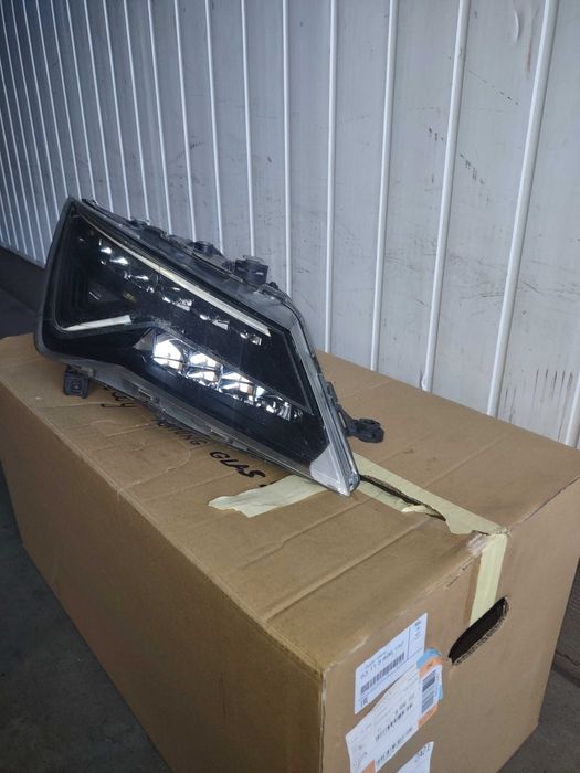 Lampa led Seat Leon prawa