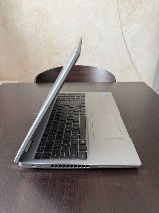 Dell latitude 5520 15.6“/ i5-1145G7/ 16GB/ 256GB/