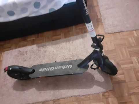 Vendo esta trotinete ja nao tem bataria
