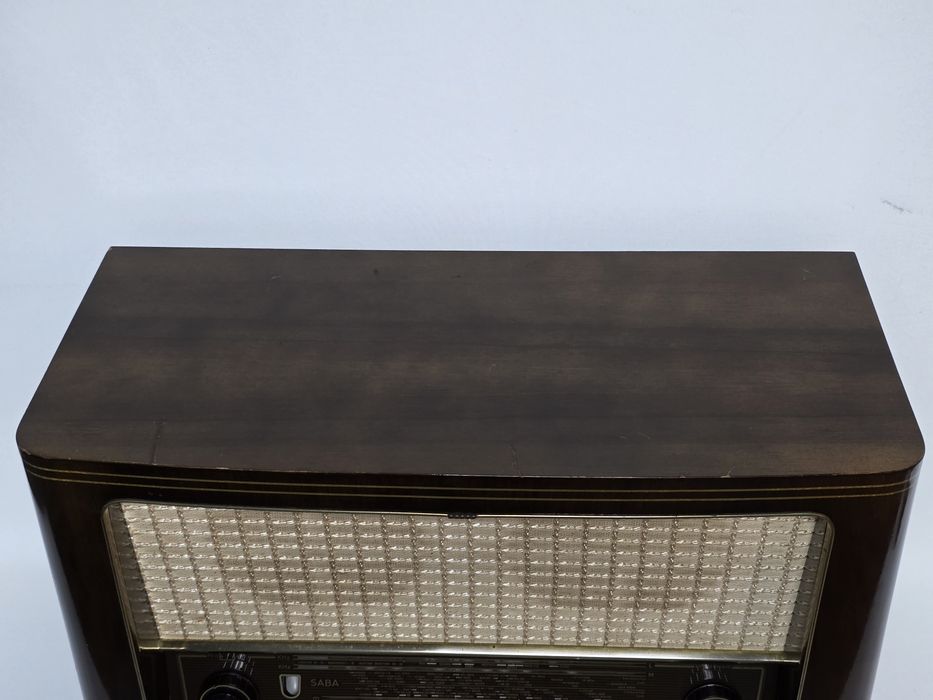 Rádio antigo reparado SABA