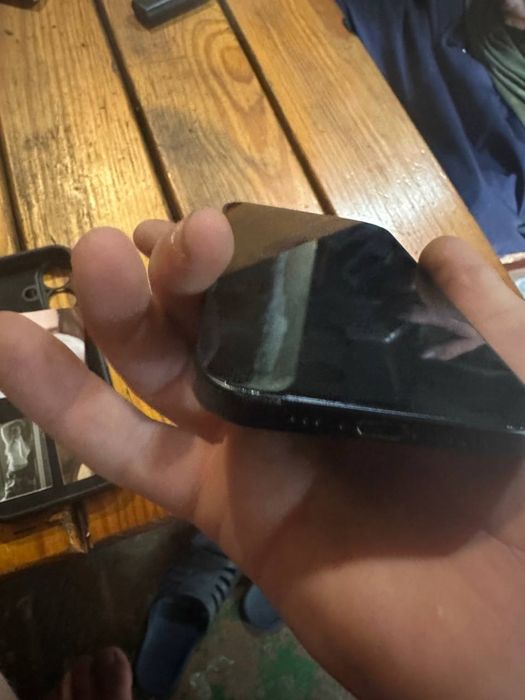 Айфон 16, базовый есть дефекти за подробностями писать по номеру телеграм