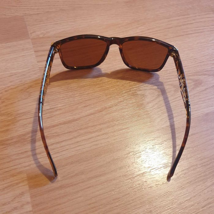 Okulary przeciwsłoneczne panterka Quiksilver nowe