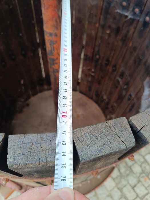 Prensa com base em ferro