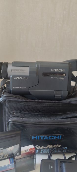 Продам видеокамеру HITACHI