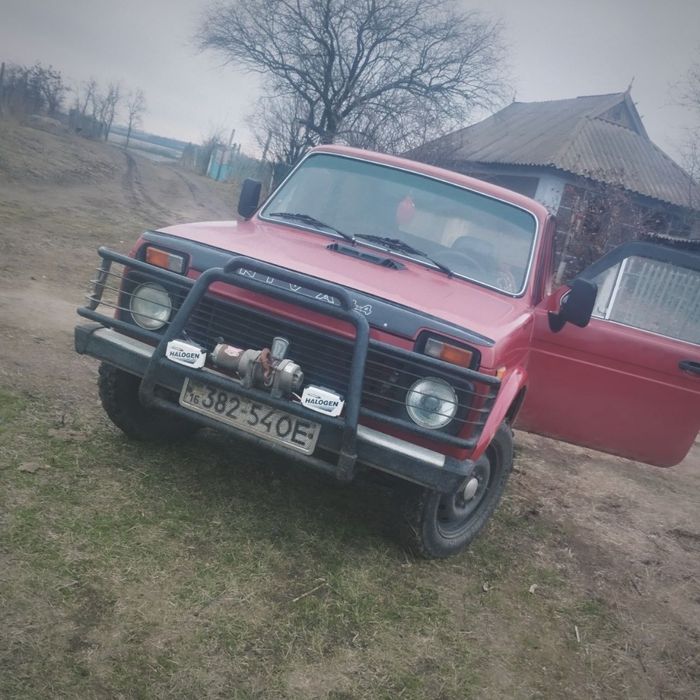 автомобиль ниваа