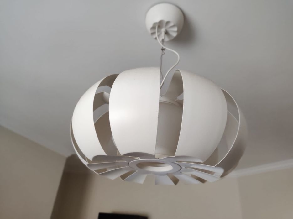 Candeeiro suspenso metal branco