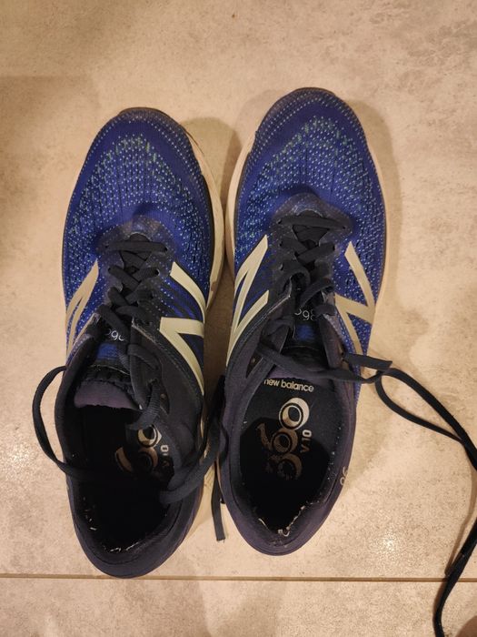 New Balance M860v10 – M860B10 o rozmiarze 43 D.
