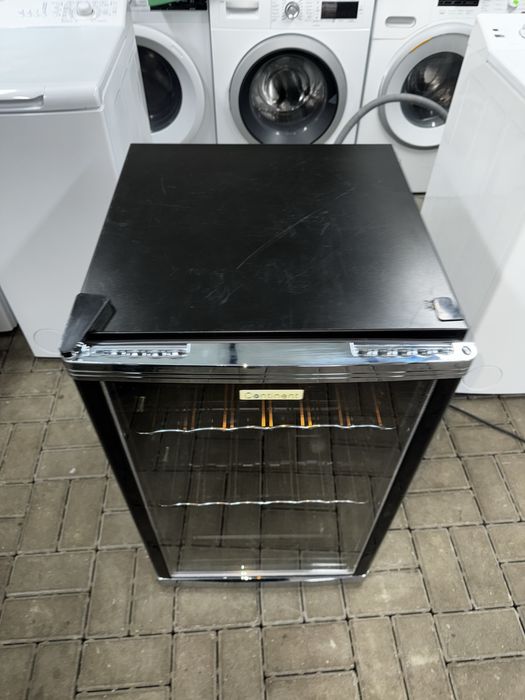 chłodziarkę  z szkłem napoje wino  firmy Continent  model Bc1-15