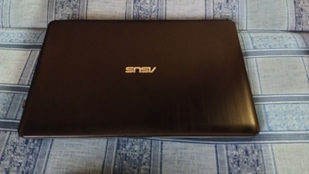 ноутбук робочий Asus(для навчання)