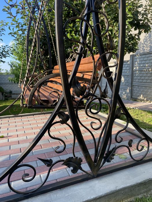 Ковані садові гойдалки