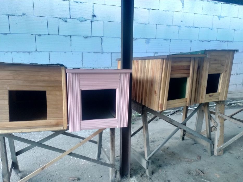 Собача будка з натуральної деревини