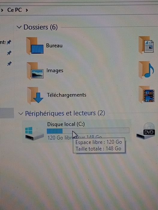 Portátil Compaq com Windows 10 em francês sem carregador