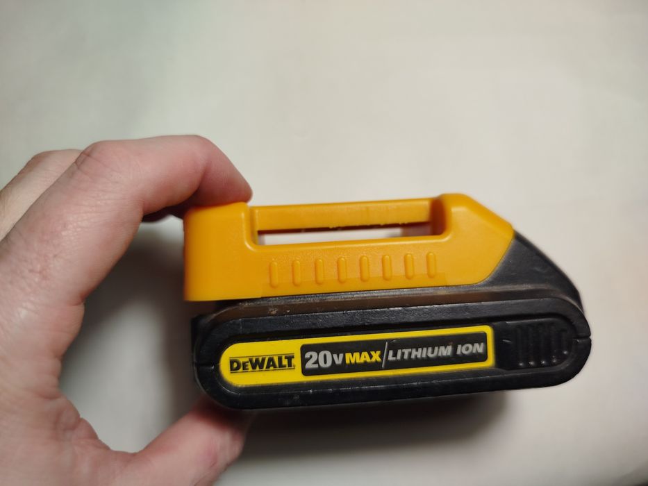 Адаптер павербанк Деволт Dewalt