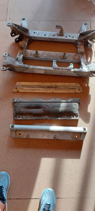 Підрамник передній Tesla model X