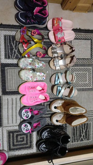 Взуття для дівчинки