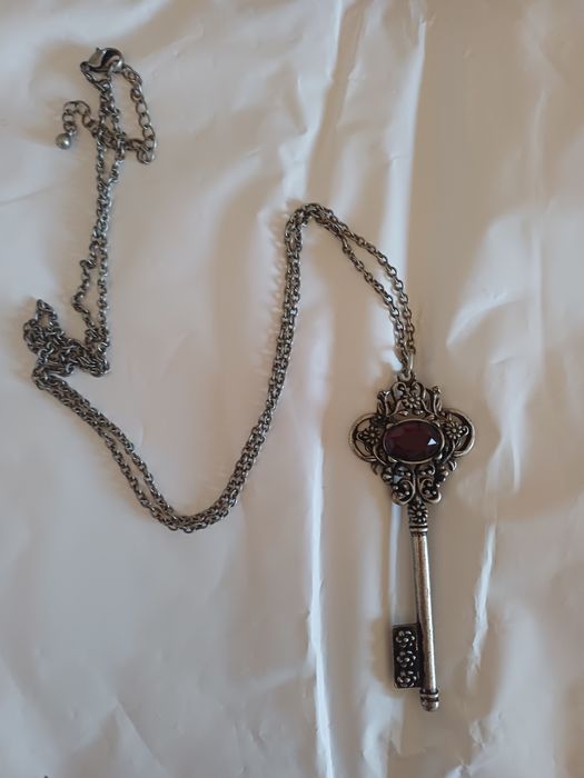 Pendente em forma de chave