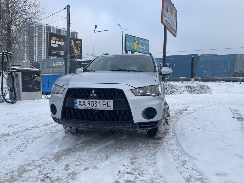 Mitsubishi Outlander XL