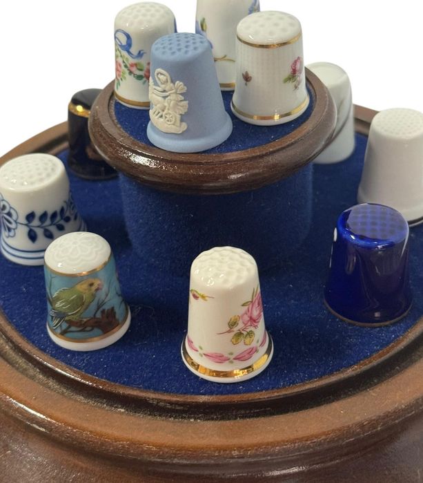 Coleção de 12 Dedais em Porcelana