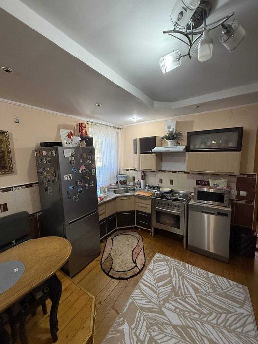 Продається дворівнева квартира смт Путила, вул. Українська