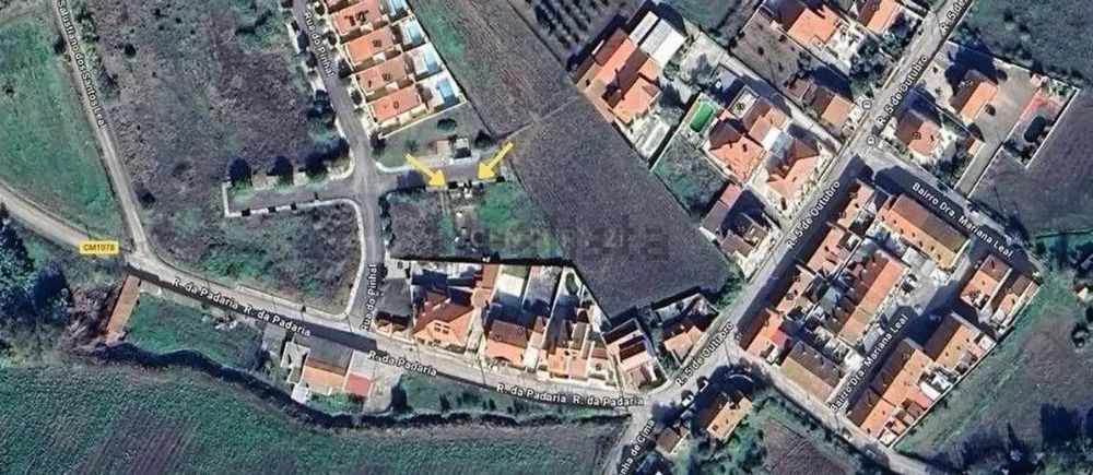 Vende-se Terreno Urbano com 415m2 com material para casa de madeira em RUNA, TORRES VEDRAS — Dois Portos E Runa, Lisboa