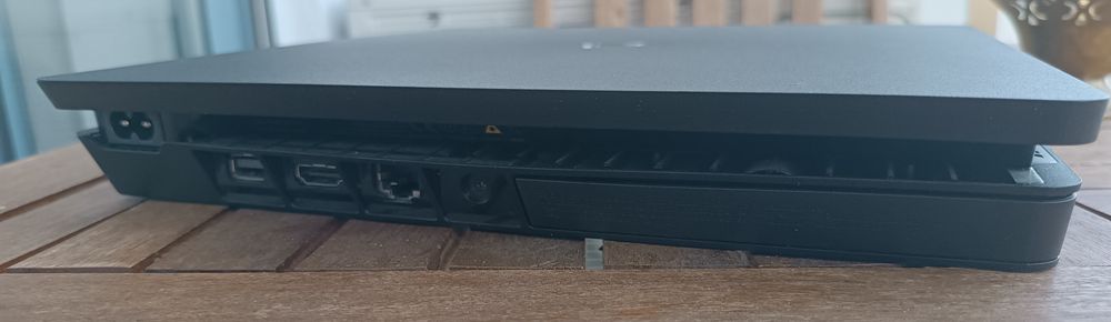 PS4 SLIM  1TB / FarCry 5