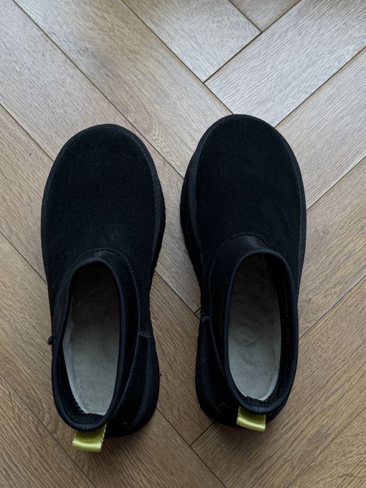 UGG Classic Ultra Mini Platform чорні замшеві чоботи, розмір 38