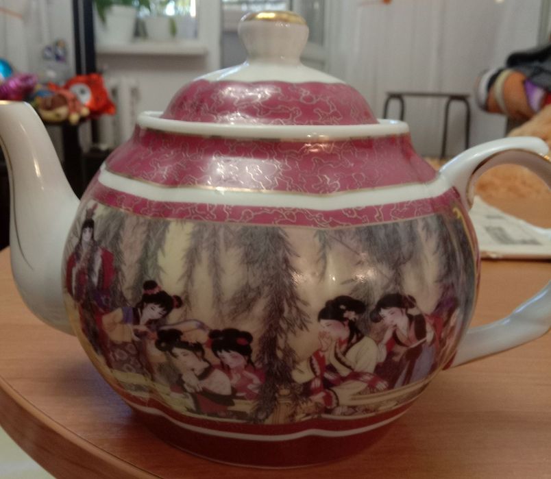 Продам сервиз чайный