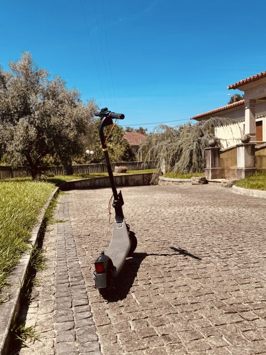Trotinete eletrica ninebot ,25km autonomia ,25kmh ,14,4kgpeso