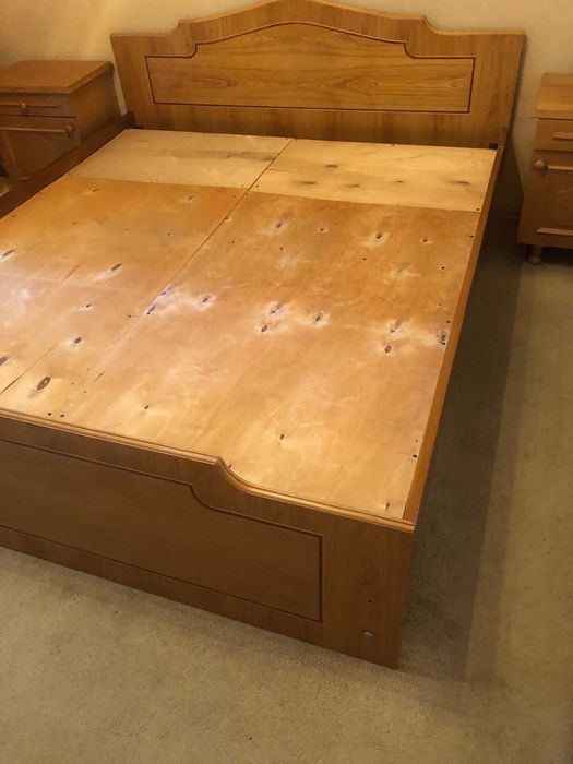 Продам двухспальную кровать 1600×2000