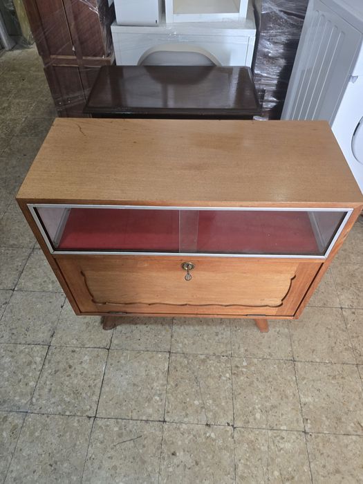 Móvel vintage  de arrumação